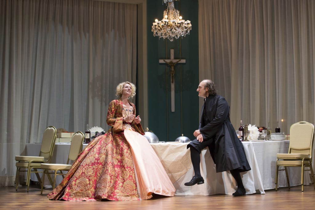Elsa LEPOIVRE (Elmire) & Michel VUILLERMOZ (Tartuffe)  Foto: Christophe Raynaud de Lage