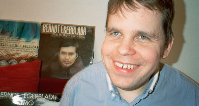 Mats Öberg tolkar musik av Berndt Egerbladh på nya albumet Improvisational two.five som släpps på Caprice Records. Foto: Andreas Ackerup