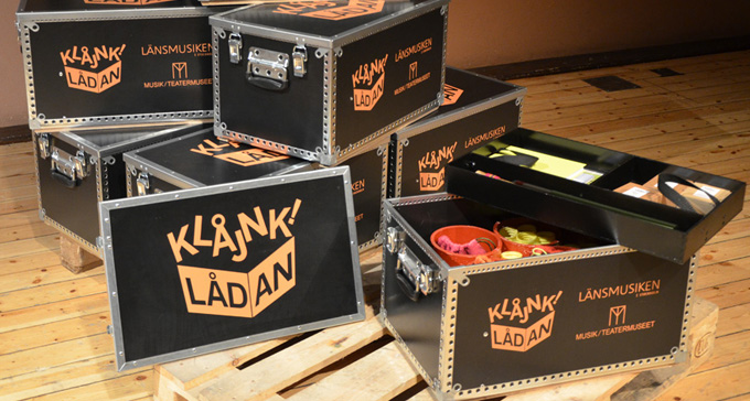 Klåjnklådan turnerar på asylboenden